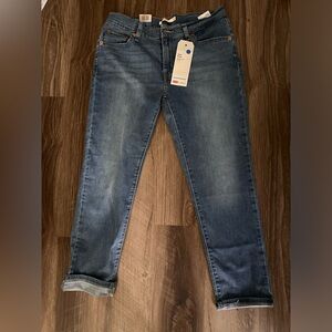 NWT Levi’s boyfriend ankle length jeans sz 29